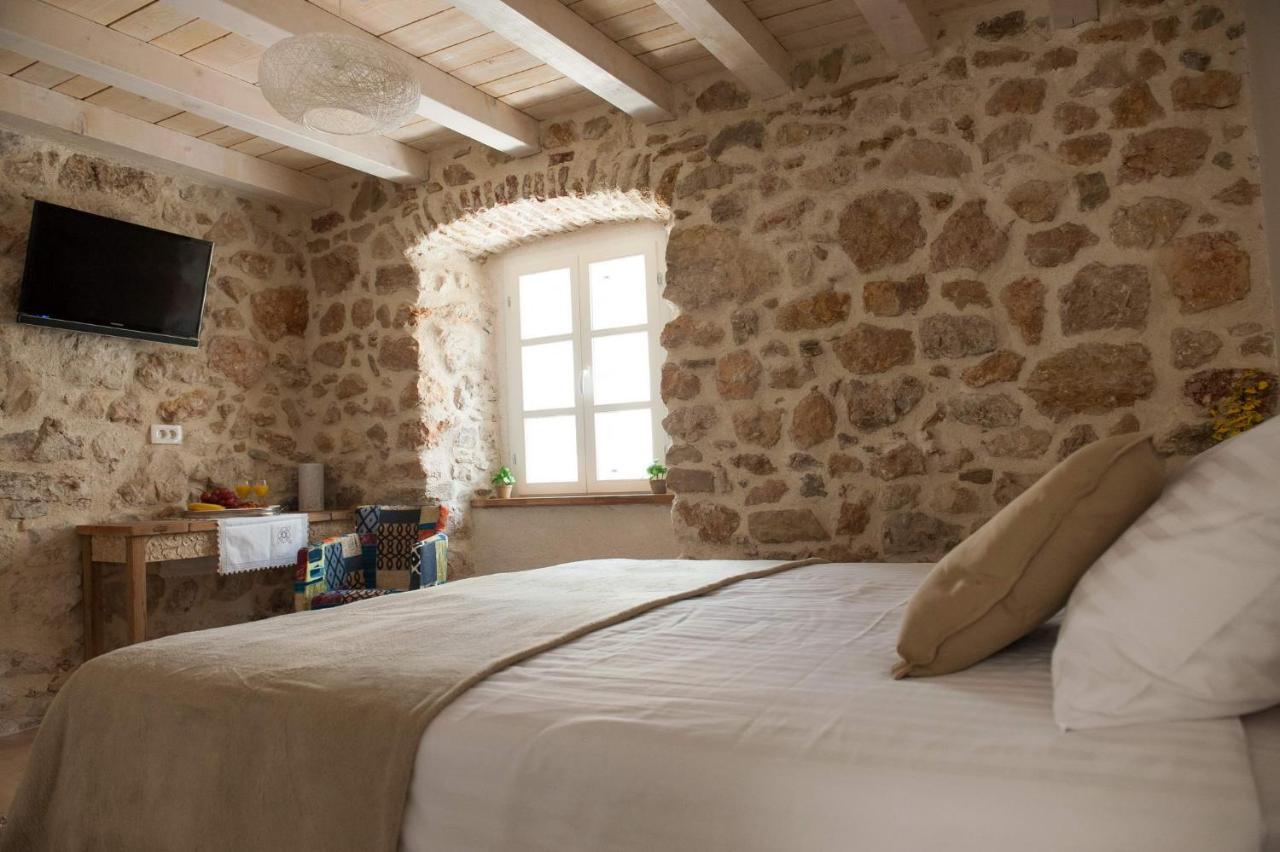 Bed and Breakfast Sobe Bile Pag Town Exterior foto