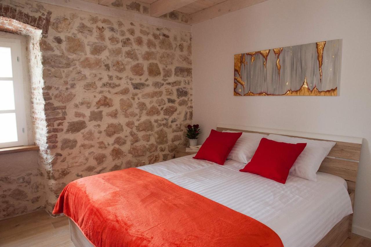 Bed and Breakfast Sobe Bile Pag Town Exterior foto