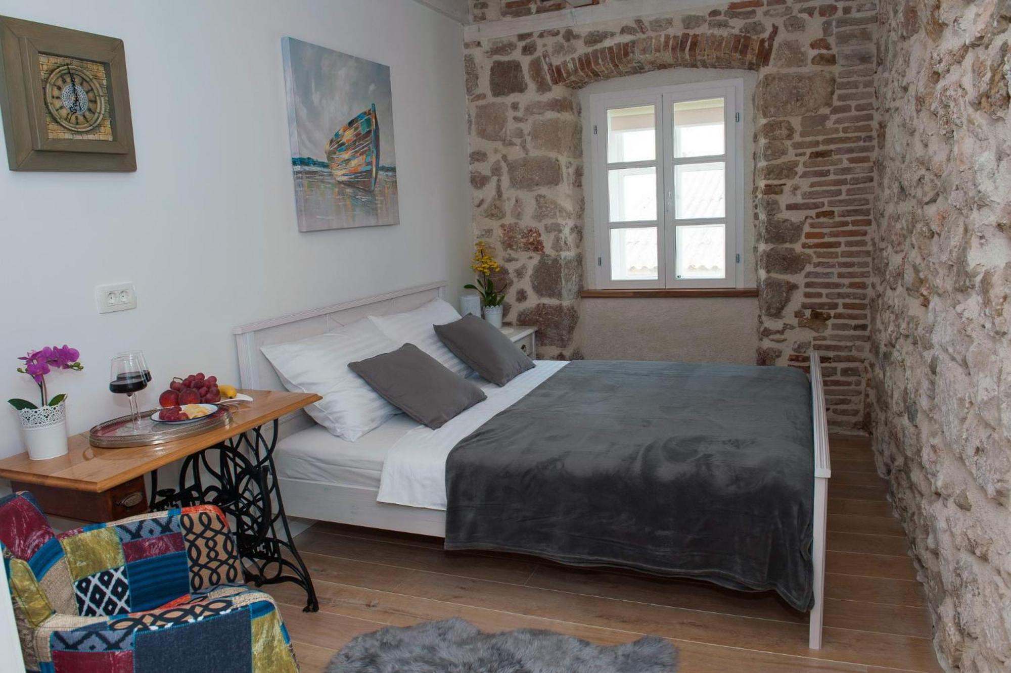 Bed and Breakfast Sobe Bile Pag Town Exterior foto