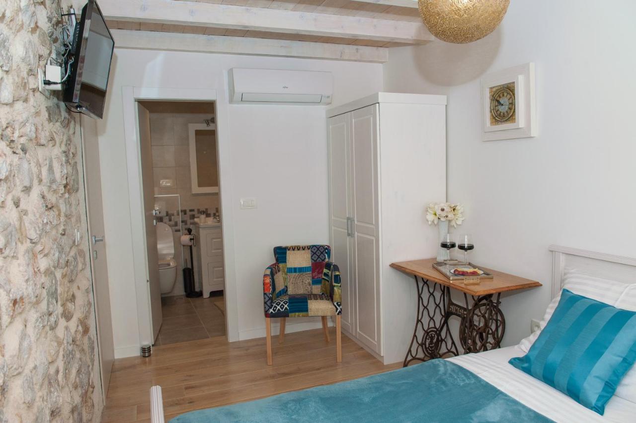 Bed and Breakfast Sobe Bile Pag Town Exterior foto