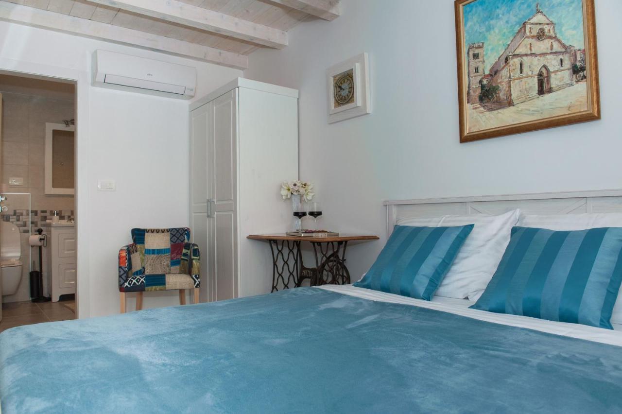 Bed and Breakfast Sobe Bile Pag Town Exterior foto