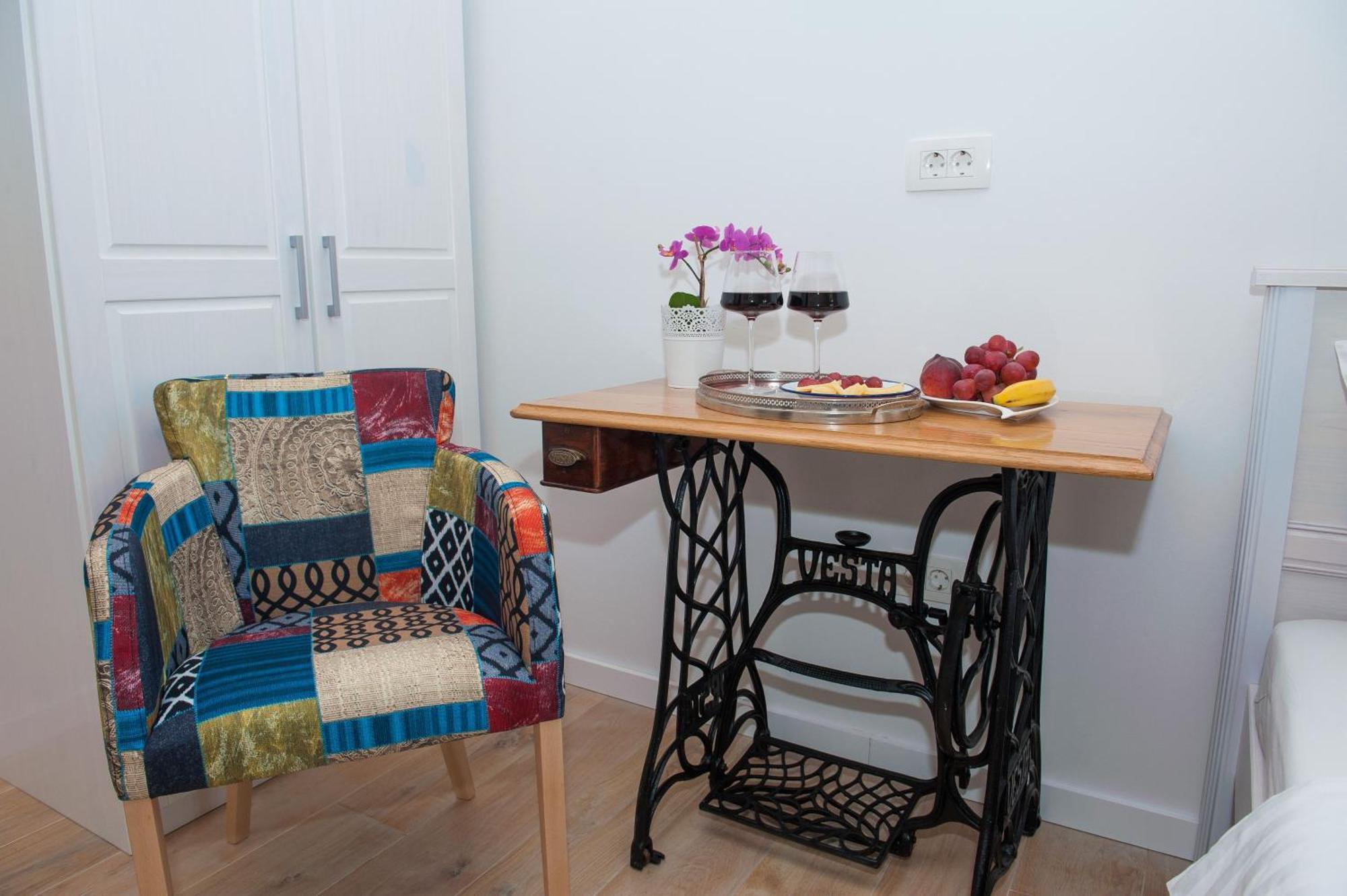 Bed and Breakfast Sobe Bile Pag Town Exterior foto